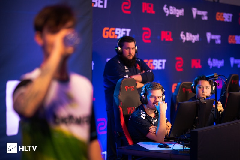 多次迫使特 多次迫使特